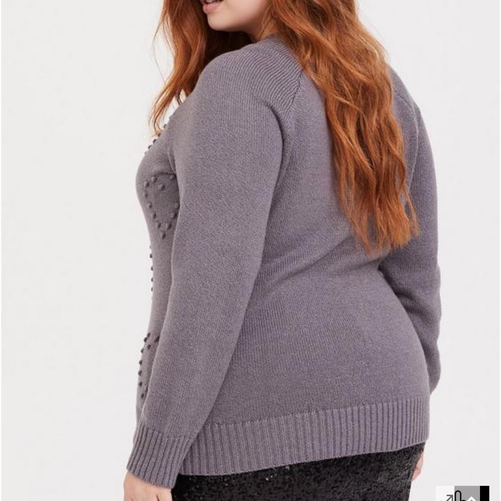 Torrid Grey Rib Textured Heart Raglan Sweater - Picture 3 of 3